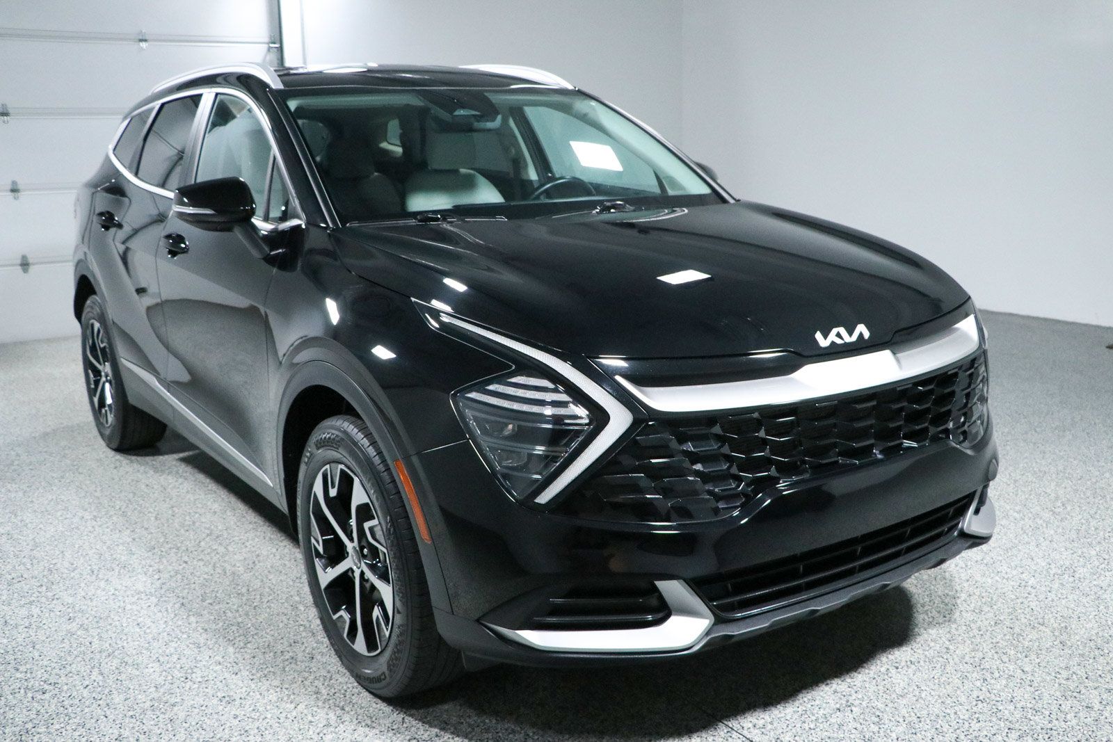 Used 2024 Kia Sportage EX AWD/4WD image 5