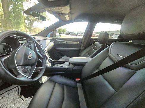 Used 2025 Cadillac XT5 Luxury FWD image 9