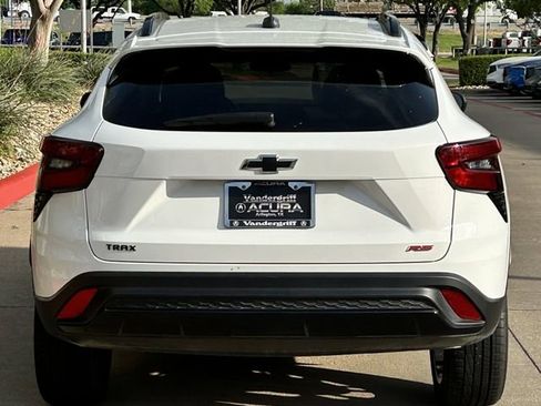 Used 2024 Chevrolet Trax RS w/ Sunroof Package image 5