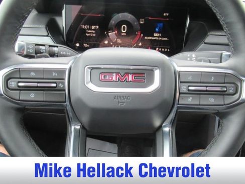 Used 2025 GMC Acadia Elevation FWD image 25