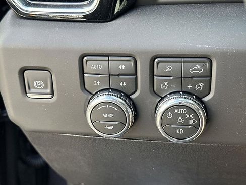 New 2026 GMC Sierra 2500 Denali w/ Denali Reserve Package AWD/4WD image 17