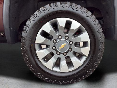 Used 2024 Chevrolet Silverado 2500 LT AWD/4WD image 31