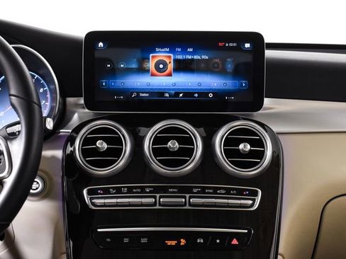 Certified 2022 Mercedes-Benz GLC 300 w/ Premium Package Lite image 30