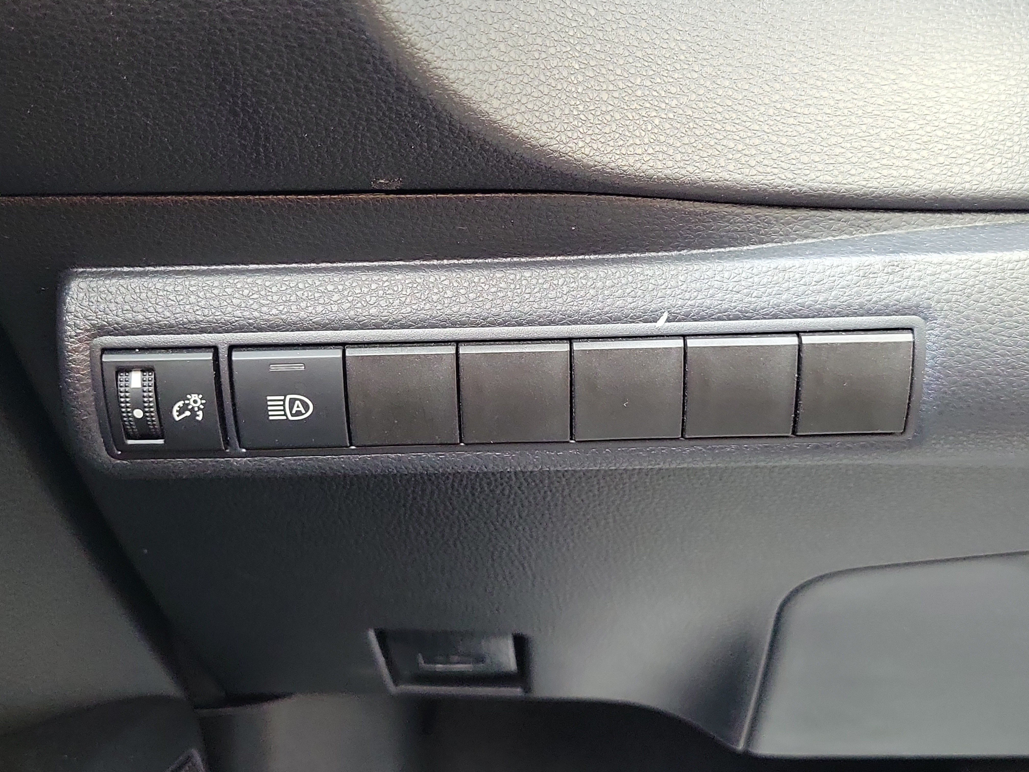 Used 2024 Toyota Corolla LE FWD image 25