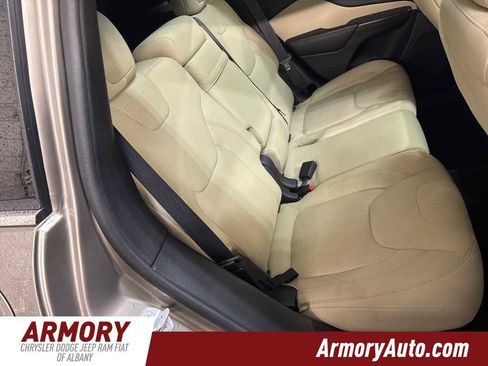 Used 2016 Jeep Cherokee Latitude w/ Comfort/Convenience Group image 36