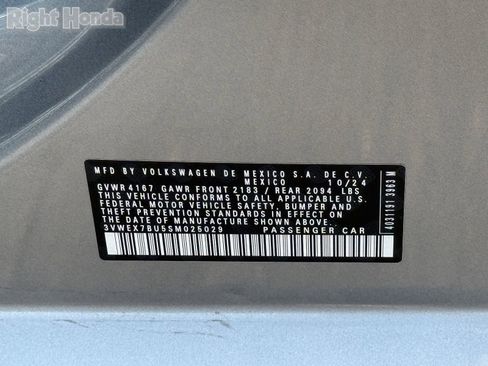 Used 2025 Volkswagen Jetta SE FWD image 34