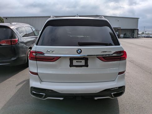 Used 2019 BMW X7 xDrive50i w/ M Sport Package AWD/4WD image 4