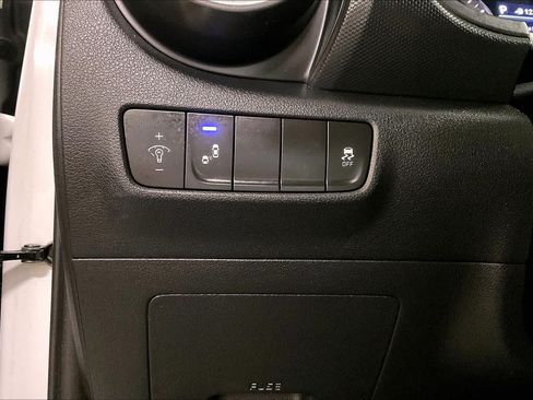 Used 2018 Hyundai Kona Limited AWD/4WD image 34