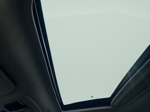 Used 2017 Subaru Outback 2.5i Limited image 18