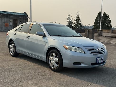 Used 2008 Toyota Camry LE FWD image 7