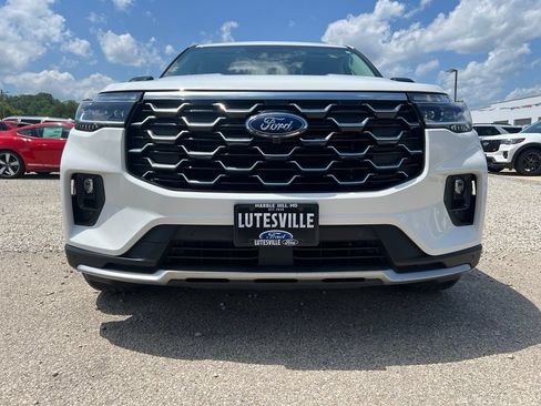 Used 2025 Ford Explorer Platinum w/ LUX Leather Package AWD/4WD image 3