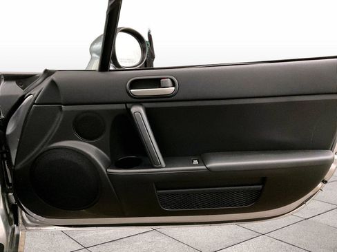 Used 2010 MAZDA MX-5 Miata Touring RWD image 24