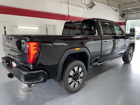New 2026 GMC Sierra 2500 Denali w/ Denali Reserve Package AWD/4WD image 4
