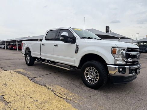 Used 2022 Ford F250 XLT w/ XLT Premium Package AWD/4WD image 3