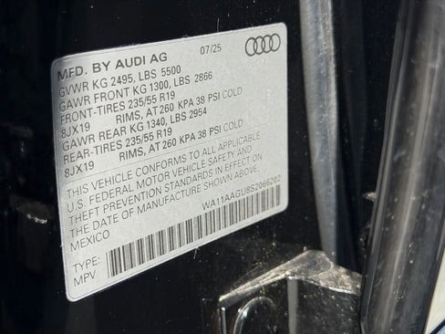 Used 2025 Audi Q5 Premium w/ Convenience Package AWD/4WD image 24