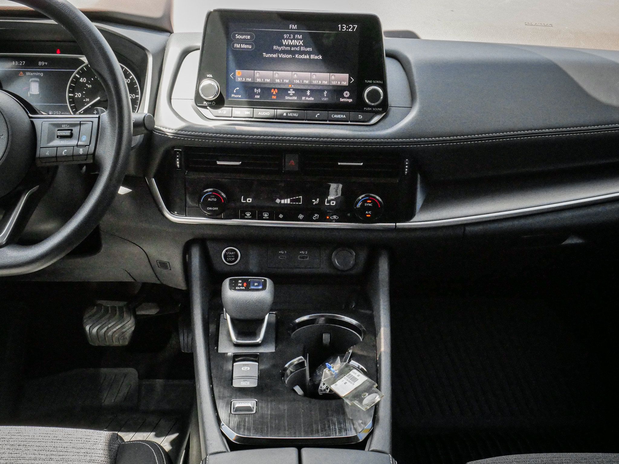 Used 2021 Nissan Rogue SV FWD image 28