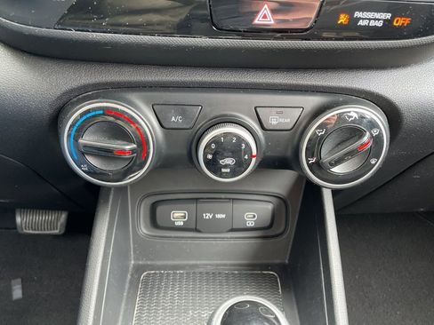 Used 2023 Hyundai Venue SE image 20