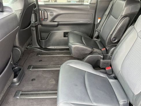 Used 2022 Toyota Sienna XLE Woodland Edition AWD/4WD image 24