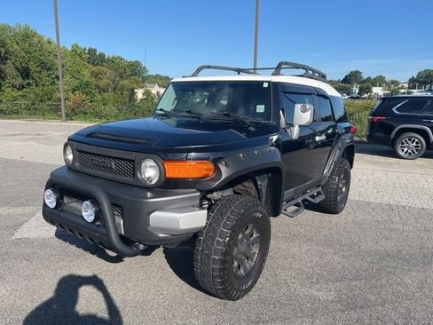 Used 2012 Toyota FJ Cruiser 4WD w/ Upgrade Pkg image 4
