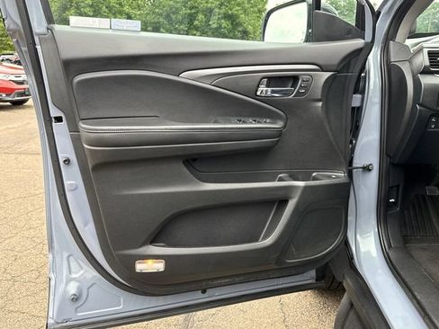 Used 2023 Honda Ridgeline RTL-E image 11