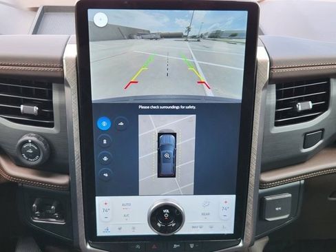 Used 2024 Ford Expedition King Ranch image 16