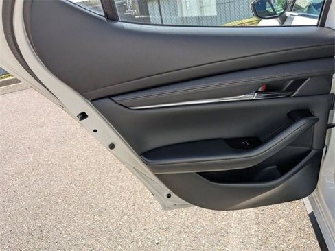 Used 2024 MAZDA MAZDA3 s image 39