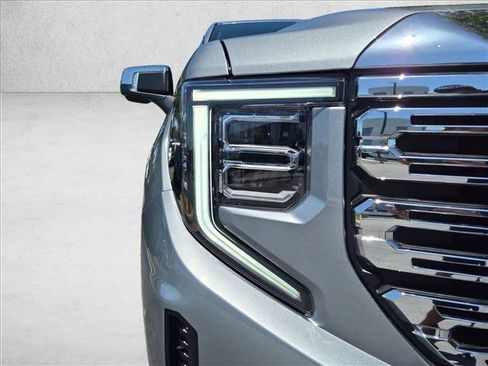 Used 2025 GMC Sierra 1500 Denali w/ Denali Reserve Package AWD/4WD image 16