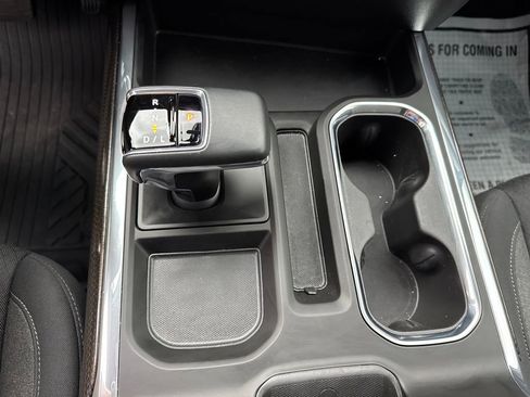 Used 2025 Chevrolet Silverado 1500 LT Trail Boss w/ Dark Appearance Package AWD/4WD image 18