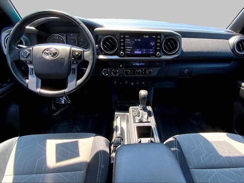 Used 2022 Toyota Tacoma TRD Sport w/ Technology Package AWD/4WD image 13