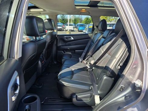 Used 2016 Nissan Pathfinder Platinum AWD/4WD image 18