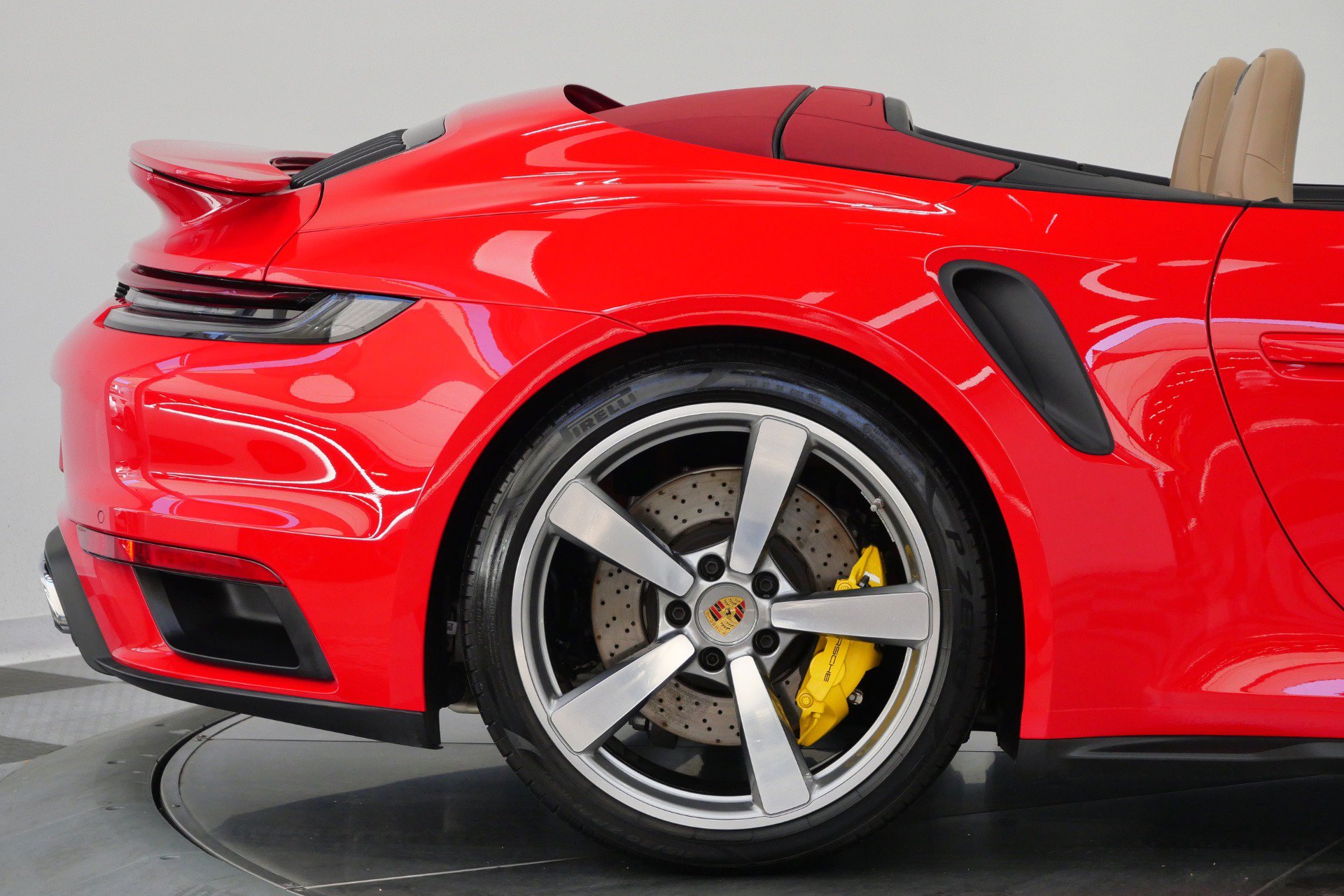 Used 2023 Porsche 911 Cabriolet AWD/4WD image 52