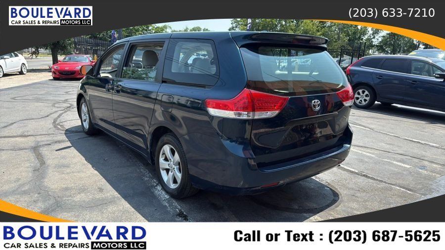 Used 2011 Toyota Sienna FWD image 5