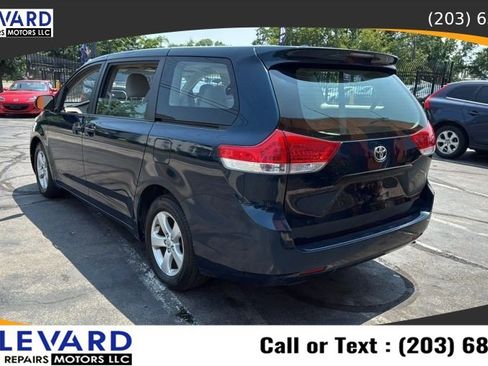 Used 2011 Toyota Sienna FWD image 5