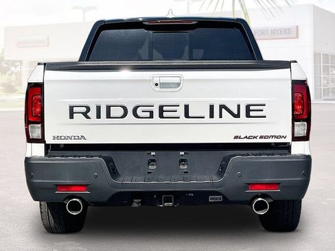 Used 2025 Honda Ridgeline Black Edition image 17