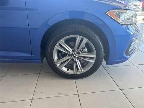 Used 2024 Volkswagen Jetta SE image 14