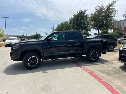 Used 2024 Toyota Tacoma TRD Off-Road w/ TRD Off Road Premium Package AWD/4WD image 8