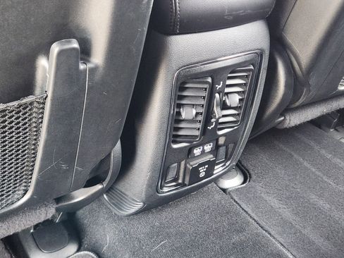 Used 2019 Jeep Grand Cherokee Limited image 37