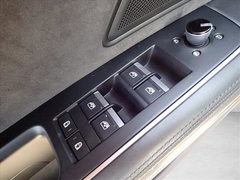 Used 2019 Audi A8 L 3.0T image 15