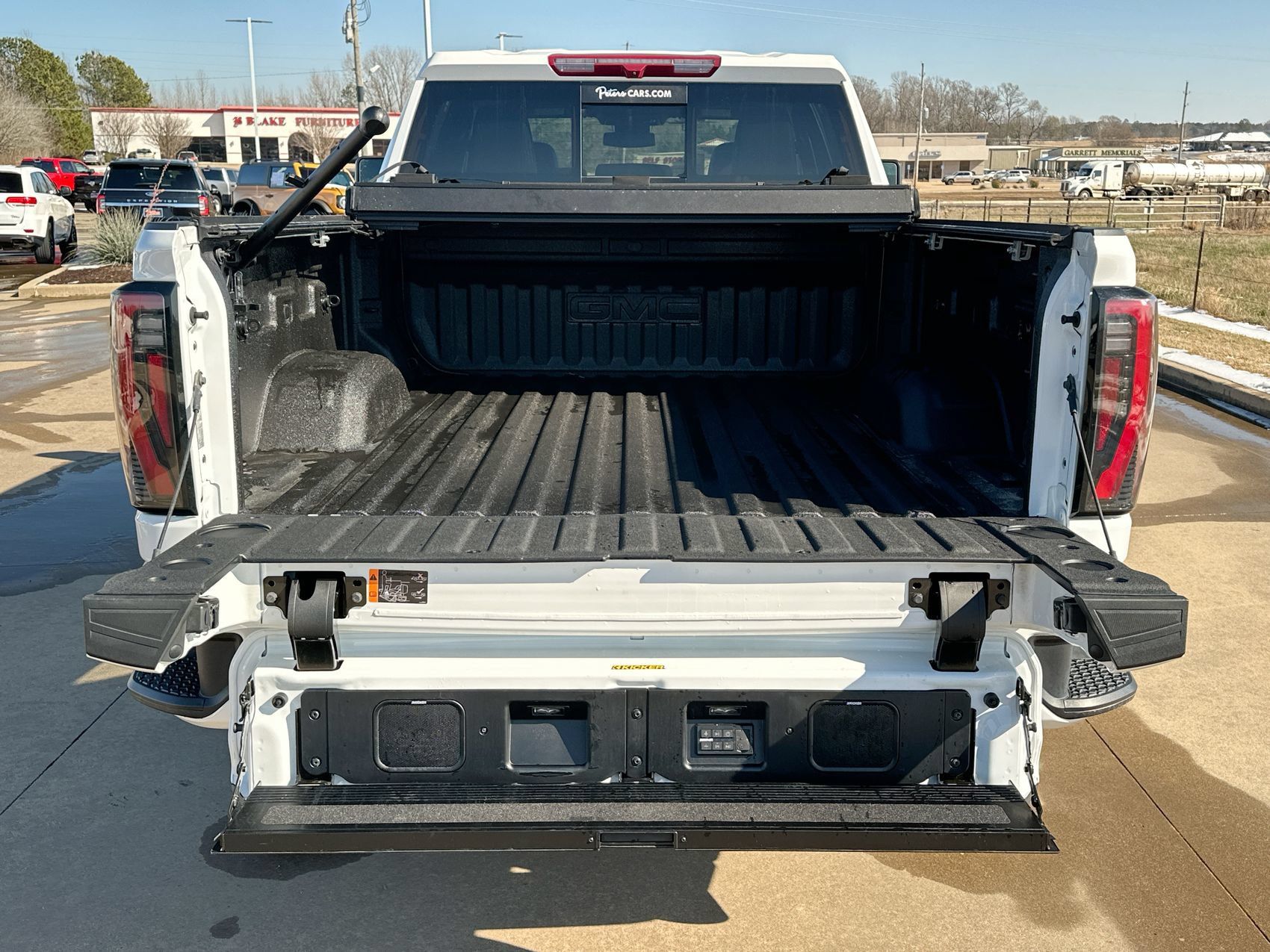 Used 2025 GMC Sierra 3500 AT4 w/ AT4 Preferred Package AWD/4WD image 24