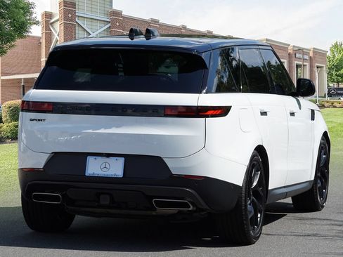 Used 2024 Land Rover Range Rover Sport SE AWD/4WD image 6