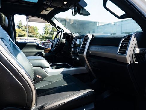 Used 2017 Ford F250 Platinum w/ Platinum Ultimate Package image 25