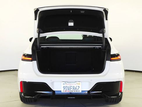 Used 2023 BMW 740i w/ Parking Assistance Package image 10