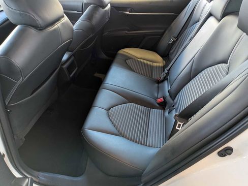 Used 2022 Toyota Camry SE w/ Cold Weather Package image 18
