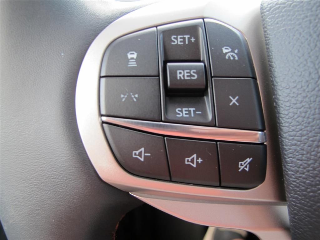 Used 2025 Ford Explorer Active RWD image 13