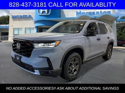 New 2025 Honda Pilot TrailSport
