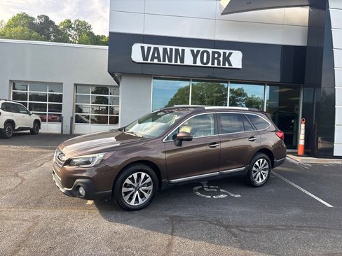 Used 2019 Subaru Outback 3.6R Touring w/ Popular Package #3A AWD/4WD image 56