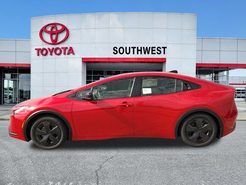 New 2027 Toyota Prius LE FWD image 3