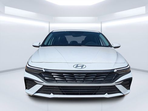 New 2026 Hyundai Elantra SE FWD image 8