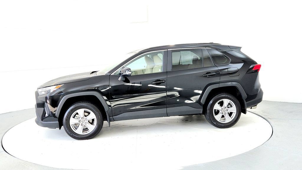 Certified 2025 Toyota RAV4 XLE AWD/4WD image 3