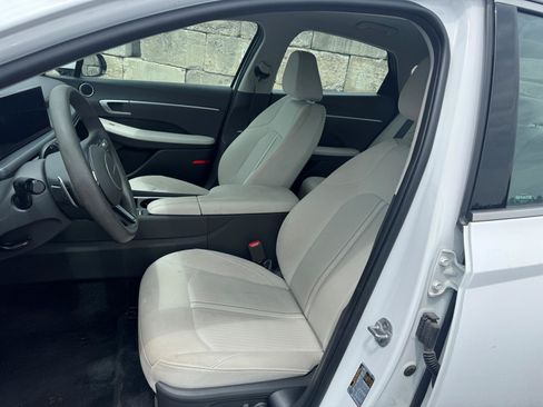 Used 2025 Hyundai Sonata SEL FWD image 9
